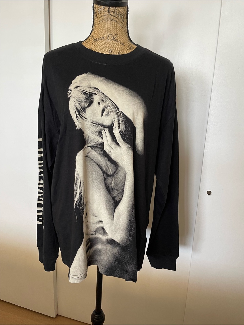 Taylor Swift Black White Photo-Print Long Sleeve Tee